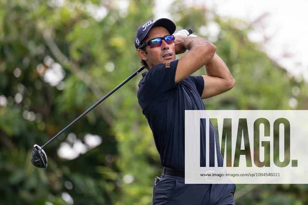 Spain s, Carlos PIGEM.Opening Round in the Macao Open Golf at Macau Golf & Country Club. Coloane China - ZUMAr144 20261015_zap_r144_082