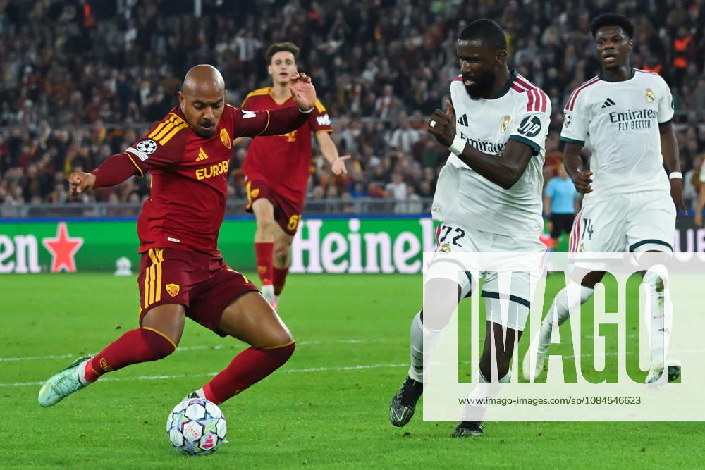 2026,Roma-Real Madrid Donyell Malen of Roma,Antonio Rudiger of Real Madrid during the Champions League match Championship phase Matchday 2 Roma-Real Madrid at the Stadio Olimpico. Rome (Italy), October 14, 2026Imago-Images Emmefoto