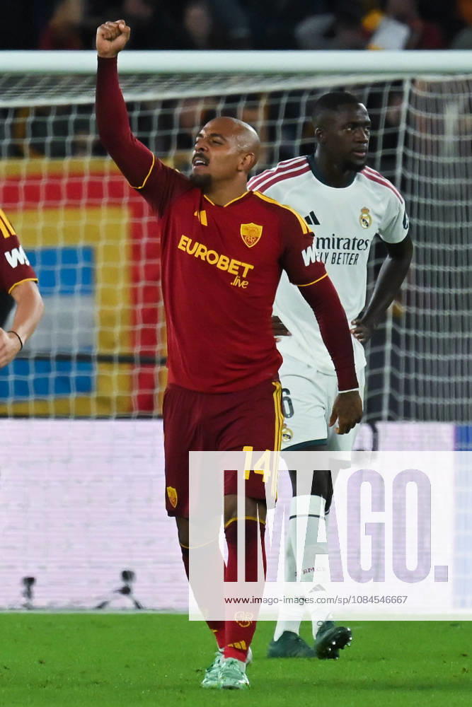 2026,Roma-Real Madrid Donyell Malen of Roma celebrates scoring his goal during the Champions League match Championship phase Matchday 2 Roma-Real Madrid at the Stadio Olimpico. Rome (Italy), October 14, 2026Imago-Images Emmefoto