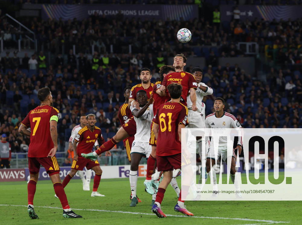 Europa Champions League 2026 27 between Roma vs Real Madrid Marten de Roon of AS Roma during the Champions League football match between AS Roma and FC Real Madrid at the Stadio Olimpico in Rome on October 14, 2026 Pictured: Roma stadio Olimpico Roma Italy
