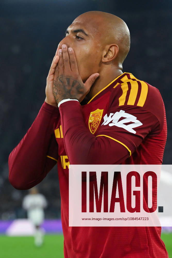 IPA89702915 - Donyell Malen of Roma during the Champions League group stage Matchday 2 game between Roma and Real Madrid at the Stadio Olimpico. Rome (Italy), October 14, 2026 Mattia Vian