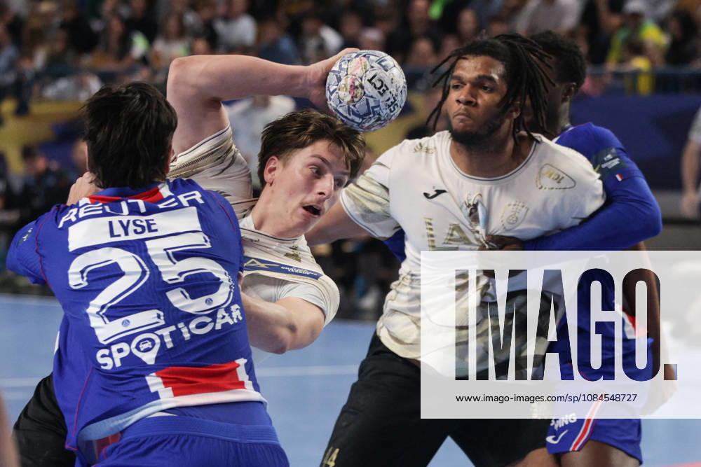 (261015) -- CELJE, Oct. 15, 2026 -- Lun Kljucanin (2nd L) of RK Celje Pivovarna Lasko vies with Simen Ulstad Lyse (1st L) of Paris Saint-Germain during the European Handball Federation (EHF) Champions League match between RK Celje Pivovarna Lasko and Paris Saint-Germain at Zlatorog Sports Hall in Celje, Slovenia, Oct.14, 2026. (Photo by Xinhua) (SP)SLOVENIA-CELJE-HANDBALL-EHF CHAMPIONS LEAGUE-RK CELJE PIVOVARNA LASKO VS PARIS SAINT-GERMAIN ZeljkoxStevanic