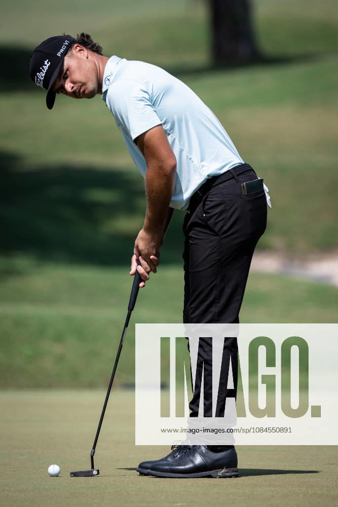 Australiaâ€⠢s, Harrison CROWE on the 9th green. Opening Round in the Macao Open Golf at Macau Golf & Country Club. Coloane China - ZUMAr144 20261015_zap_r144_148