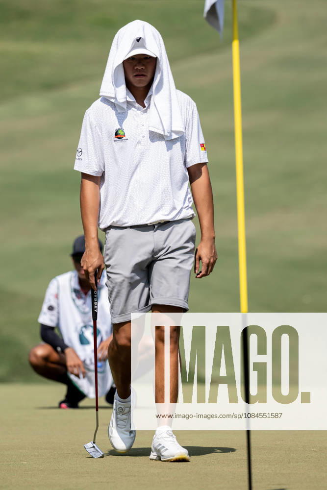 Opening Round in the Macao Open Golf at Macau Golf & Country Club. Coloane China - ZUMAr144 20261015_zap_r144_167
