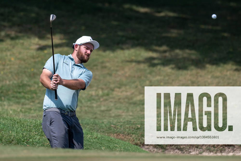 Australiaâ€⠢s, Will FLORIMOâ€⠢s finishing his round on the 9th green. At the end of the round, he is equal 1st.Opening Round in the Macao Open Golf at Macau Golf & Country Club. Coloane China - ZUMAr144 20261015_zap_r144_174