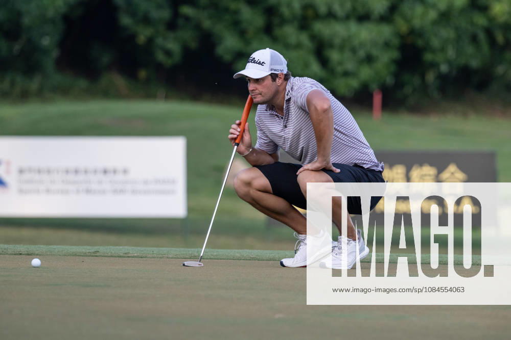 USAâ€⠢s, Peter UIHLEIN, on the 18th Green to finish his round..Opening Round in the Macao Open Golf at Macau Golf & Country Club. Macau Open Golf Rd 1 - ZUMAr144 20261015_zap_r144_183