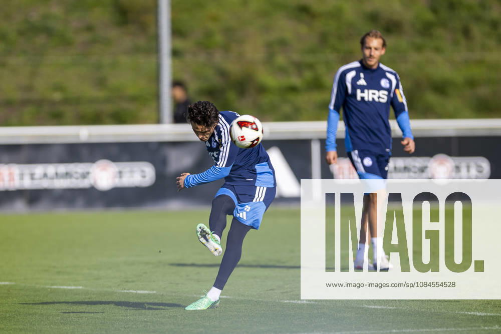 Fussball, Training des FC Schalke 04. Soufiane El-Faouzi (FC Schalke 04). Gelsenkirchen Trainingsgelände FC Schalke 04 NRW Deutschland xRHR-FOTO YYx