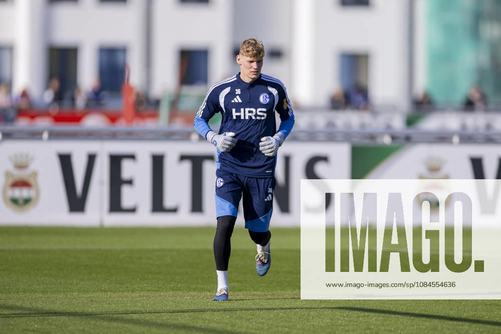 Fussball, Training des FC Schalke 04. Torwart Johannes Siebeking (FC Schalke 04). Gelsenkirchen Trainingsgelände FC Schalke 04 NRW Deutschland xRHR-FOTO YYx