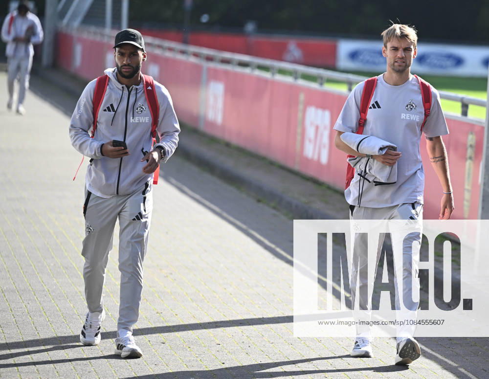 Fussball 1.Bundesliga, 1.FC Koeln . Treffen am Geissbockheim. Training vor dem Frankfurt Spiel. Linton Maina , links und Borna Sosa , rechts (beide 1.FC Köln ) Koeln