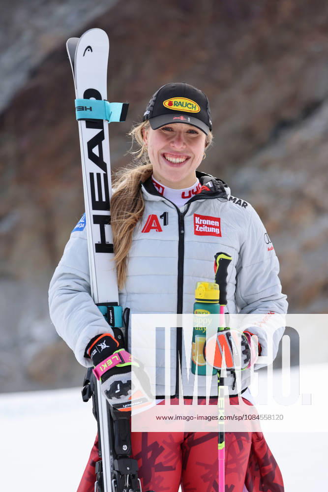 ALPINE SKIING - Ski Austria, training SOELDEN,AUSTRIA,15.OCT.26 - ALPINE SKIING - Ski Austria, giant slalom, training and qualification. Image shows Victoria Olivier (AUT). GEPAxpictures xMathiasxMandl