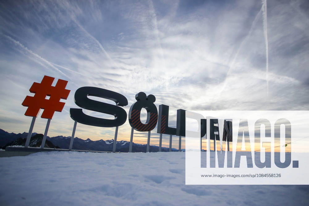 ALPINE SKIING - Ski Austria, training SOELDEN,AUSTRIA,15.OCT.26 - ALPINE SKIING - Ski Austria, giant slalom, training and qualification. Image shows a feature of a sign. GEPAxpictures xMathiasxMandl