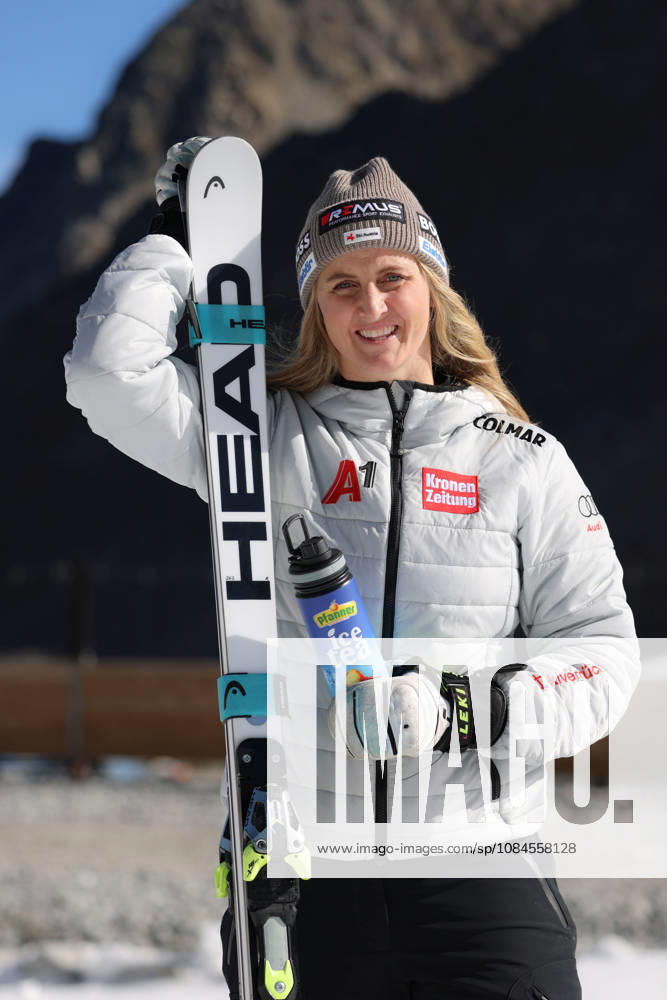 ALPINE SKIING - Ski Austria, training SOELDEN,AUSTRIA,15.OCT.26 - ALPINE SKIING - Ski Austria, giant slalom, training and qualification. Image shows . GEPAxpictures xMathiasxMandl