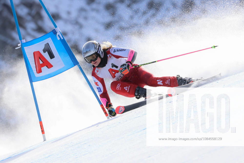 ALPINE SKIING - Ski Austria, training SOELDEN,AUSTRIA,15.OCT.26 - ALPINE SKIING - Ski Austria, giant slalom, training and qualification. Image shows Valentina Rings-Wanner (AUT). GEPAxpictures xMathiasxMandl