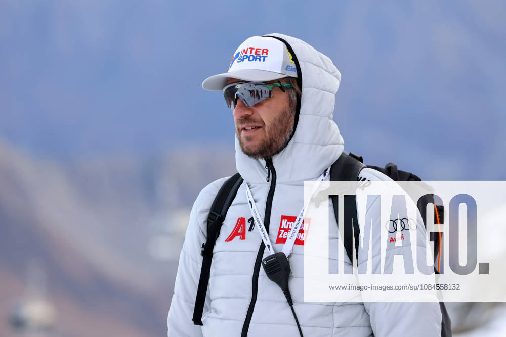 ALPINE SKIING - Ski Austria, training SOELDEN,AUSTRIA,15.OCT.26 - ALPINE SKIING - Ski Austria, giant slalom, training and qualification. Image shows sporting director Christian Mitter (AUT). GEPAxpictures xMathiasxMandl