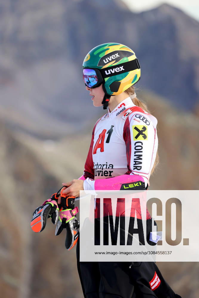 ALPINE SKIING - Ski Austria, training SOELDEN,AUSTRIA,15.OCT.26 - ALPINE SKIING - Ski Austria, giant slalom, training and qualification. Image shows Victoria Olivier (AUT). GEPAxpictures xMathiasxMandl
