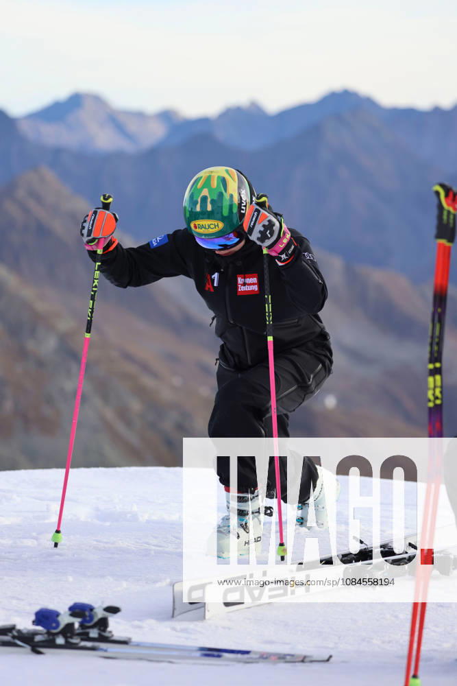 ALPINE SKIING - Ski Austria, training SOELDEN,AUSTRIA,15.OCT.26 - ALPINE SKIING - Ski Austria, giant slalom, training and qualification. Image shows Victoria Olivier (AUT). GEPAxpictures xMathiasxMandl