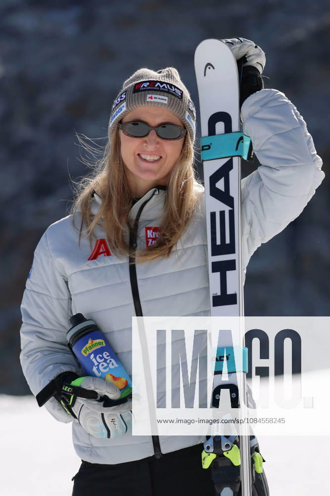 ALPINE SKIING - Ski Austria, training SOELDEN,AUSTRIA,15.OCT.26 - ALPINE SKIING - Ski Austria, giant slalom, training and qualification. Image shows . GEPAxpictures xMathiasxMandl