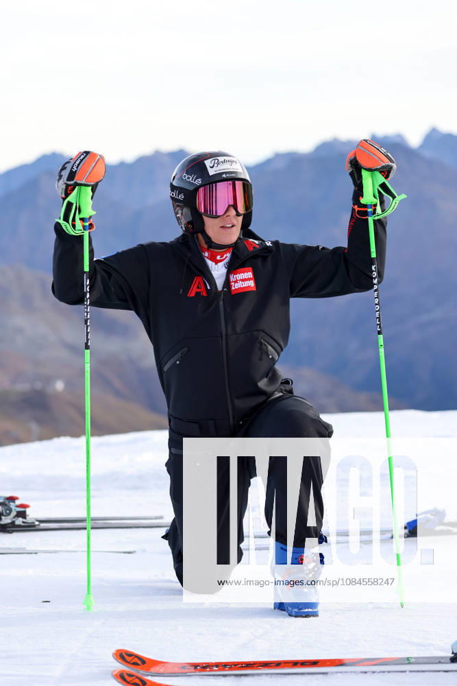 ALPINE SKIING - Ski Austria, training SOELDEN,AUSTRIA,15.OCT.26 - ALPINE SKIING - Ski Austria, giant slalom, training and qualification. Image shows Ricarda Haaser (AUT). GEPAxpictures xMathiasxMandl