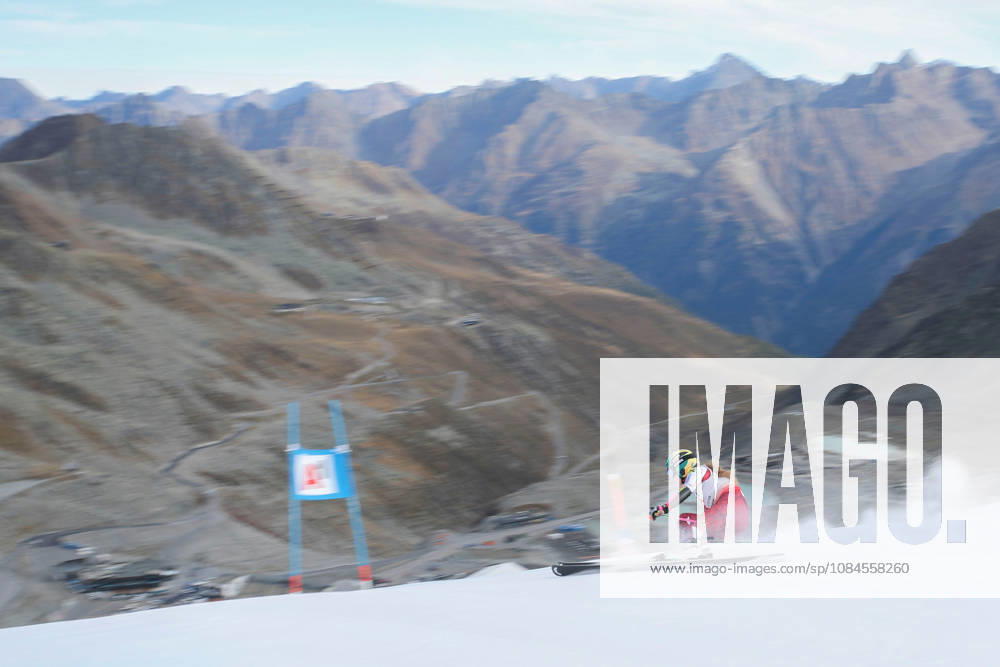 ALPINE SKIING - Ski Austria, training SOELDEN,AUSTRIA,15.OCT.26 - ALPINE SKIING - Ski Austria, giant slalom, training and qualification. Image shows a feature of Victoria Olivier (AUT). GEPAxpictures xMathiasxMandl