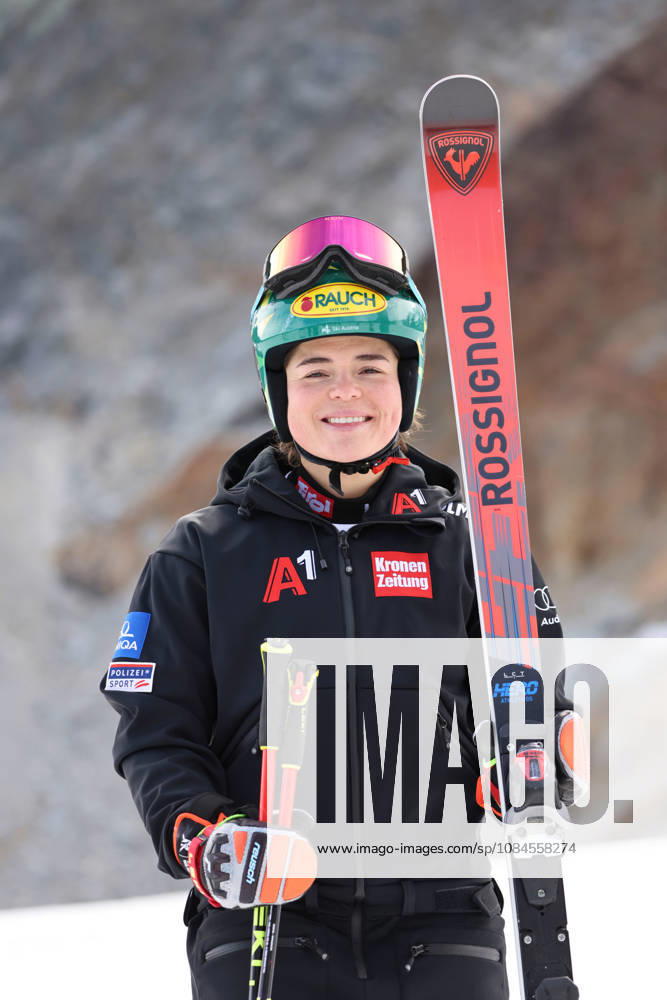 ALPINE SKIING - Ski Austria, training SOELDEN,AUSTRIA,15.OCT.26 - ALPINE SKIING - Ski Austria, giant slalom, training and qualification. Image shows Julia Scheib (AUT). GEPAxpictures xMathiasxMandl