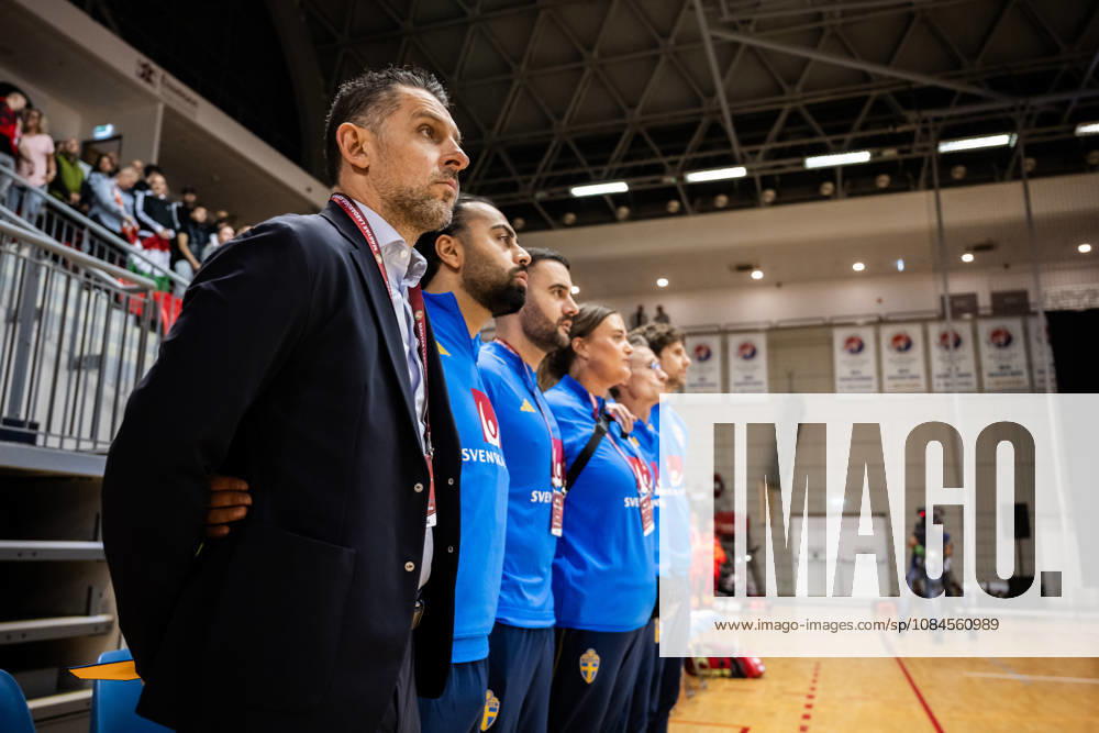 Players of Hungary line up ahead of the FIFA Futsal World Cup qualifier match between Hungary and Sweden on October 15, 2026 in Nyiregyhaza. Photo: Bildbyran EXT BILDBYRÅN COP 18 XYA131 futsal landslaget hungary sverige national team, Nationalteam sweden bbeng vm-kval world cup qualifier ungern