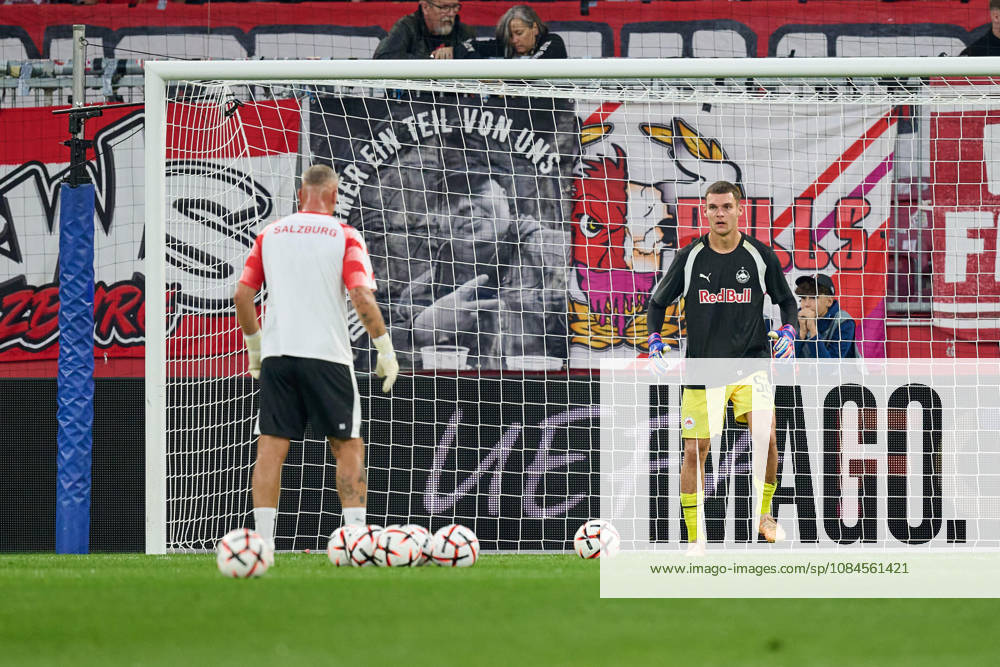 Salzburg, Österreich 15. Oktober 2026: UEFA Europa League - 2026 2027 - Ligaphase - 2. Spieltag - FC Red Bull Salzburg gegen AC Milan Im Bild: Torwart Christian Zawieschitzky (RB) Red Bull Arena