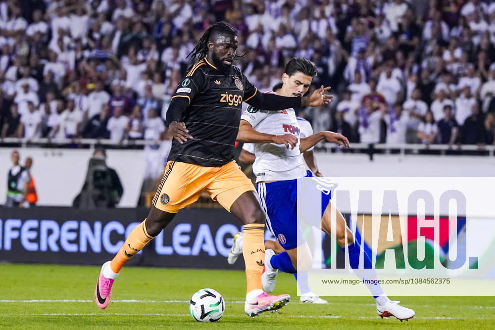 Fussball: Kroatien: UEFA Conference League 2026 2027 - 1. Runde, 15.10.2026 - HNK Hajduk Split vs. AFC Ajax Amsterdam - Stadion Poljud (Split, Kroatien); Dennis Hadzikadunic (Hajduk Split), Toluwalase Arokodare (AFC Ajax)
