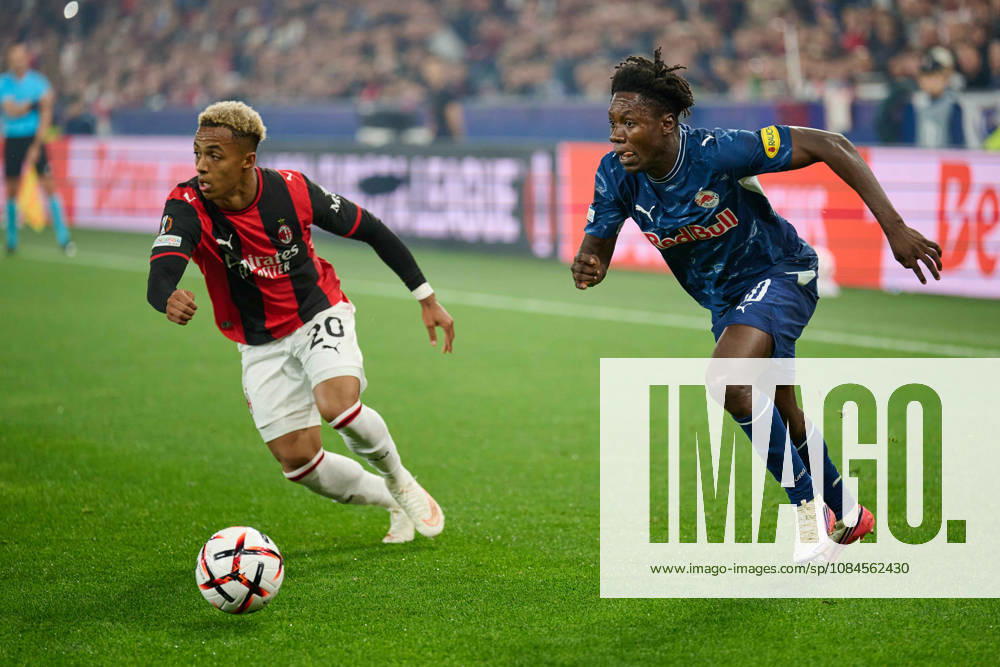 Salzburg, Österreich 15. Oktober 2026: UEFA Europa League - 2026 2027 - Ligaphase - 2. Spieltag - FC Red Bull Salzburg gegen AC Milan Im Bild: v. li. im Zweikampf Omari Hutchinson (ACM), Edmund Baidoo (RB) Red Bull Arena
