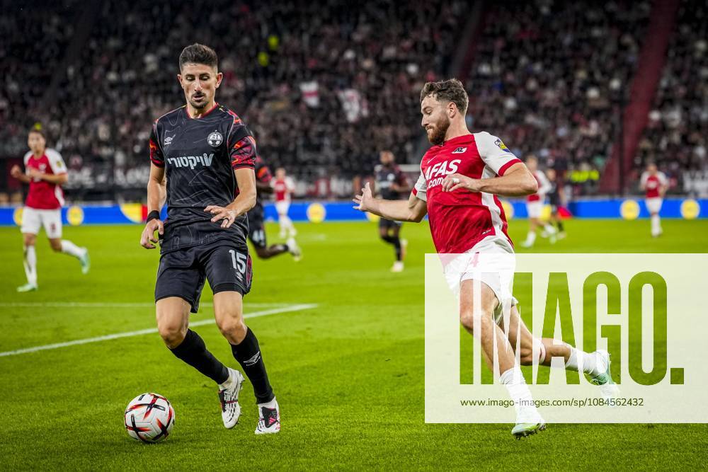 ALKMAAR , 15-10-2026, AFAS Stadion , season 2026 2027 , UEFA Europa League League phase , match between AZ and Hapoel Beer-Sheva , Picture shows Hapoel Beer-Sheva player Idan Nachmias and AZ player Mees de Wit AZ - Hapoel Beer-Sheva x208448249x