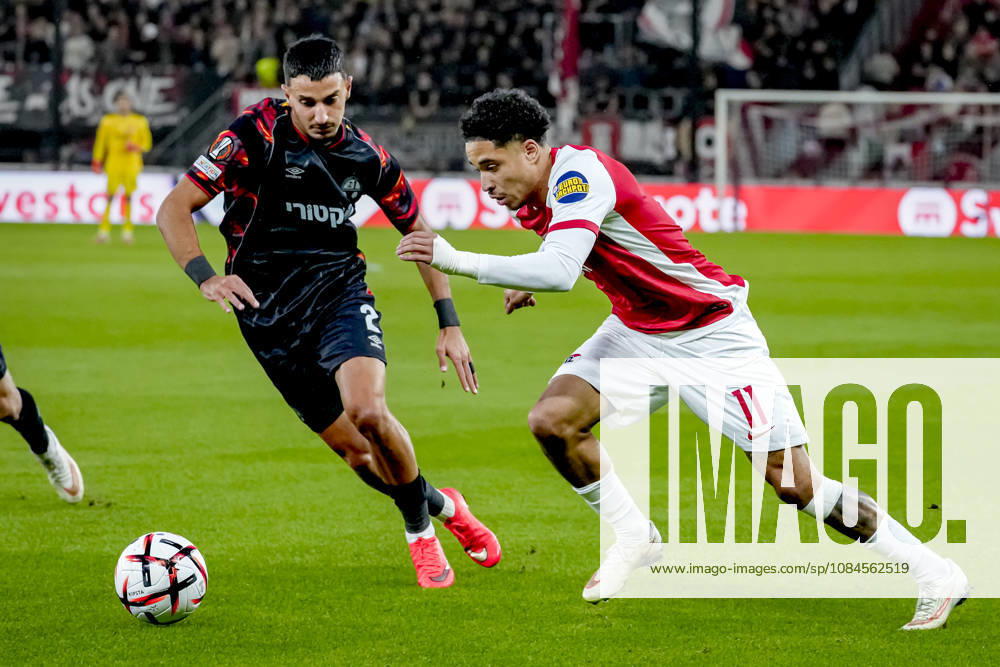 ALKMAAR - Hapoel Beer Sheva defender Guy Mizrahi, AZ Alkmaar forward Ro-Zangelo Daal during the UEFA Europa League match between AZ and Hapoel Beer-Sheva at AFAS stadion on 15 October 2026 in Alkmaar, Nederland. ED VAN DE POL EYE4IMAGES DeFodi Images -