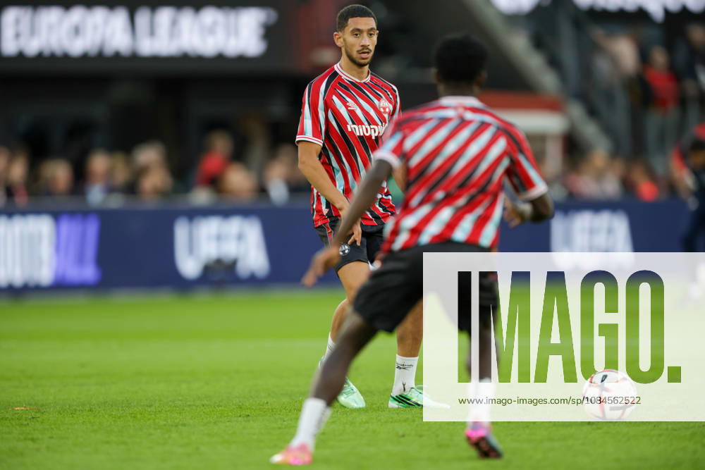 15th October 2026; AFAS Stadion, Alkmaar, Netherlands; UEFA Europa League Football, AZ Alkmaar versus Hapoel Beer Sheva; Guy Mizrahi of Hapoel Beer Sheva warms up AnthonyxBenoit