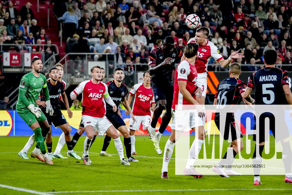 ALKMAAR - AZ Alkmaar defender Wouter Goes during the UEFA Europa League match between AZ and Hapoel Beer-Sheva at AFAS stadion on 15 October 2026 in Alkmaar, Nederland. ED VAN DE POL EYE4IMAGES DeFodi Images -