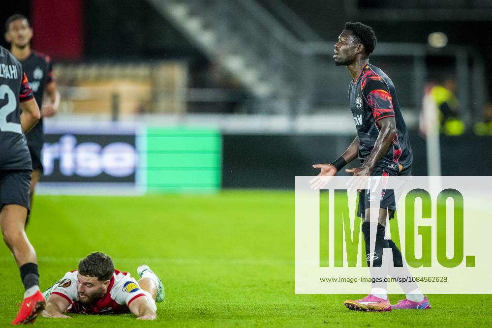 ALKMAAR , 15-10-2026, AFAS Stadion , season 2026 2027 , UEFA Europa League League phase , match between AZ and Hapoel Beer-Sheva , Picture shows Hapoel Beer-Sheva player Amankwah Forson and AZ player Mees de Wit AZ - Hapoel Beer-Sheva x208448574x