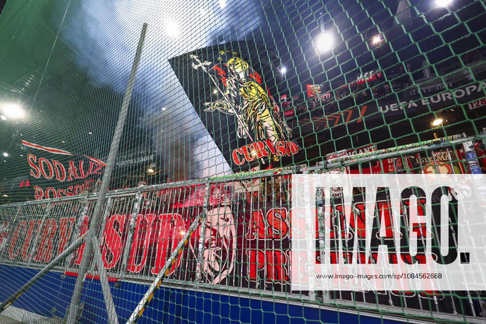 SOCCER - UEFA EL, RBS vs Milan SALZBURG,AUSTRIA,15.OCT.26 - SOCCER - UEFA Europa League, Red Bull Salzburg vs AC Milan. Image shows supporters of Milan. GEPAxpictures Geieregger