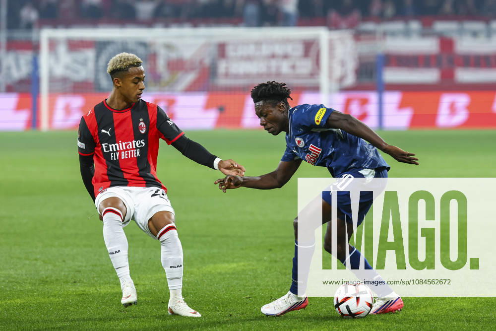 SOCCER - UEFA EL, RBS vs Milan SALZBURG,AUSTRIA,15.OCT.26 - SOCCER - UEFA Europa League, Red Bull Salzburg vs AC Milan. Image shows Omari Hutchinson (Milan) and Gaoussou Diakite (RBS). GEPAxpictures Geieregger