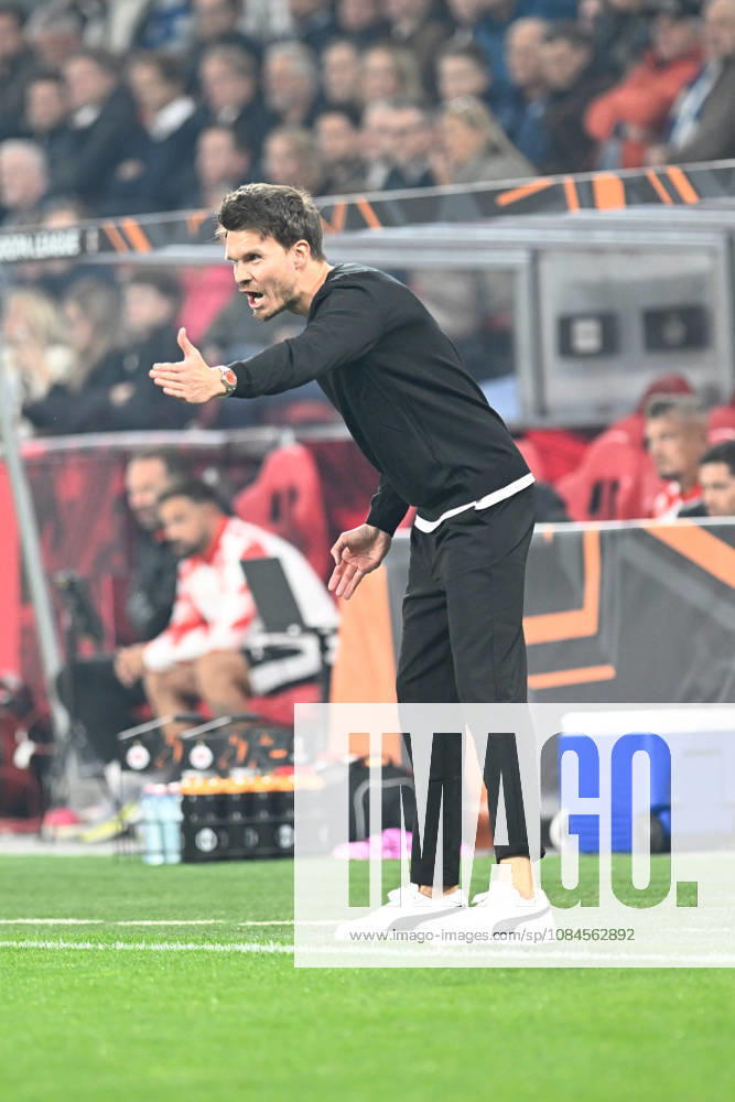 Head coach Danny Roehl of Salzburg during the UEFA Europa League 2026 27 League Phase MD2 match between FC Salzburg and AC Milan at Stadion Salzburg on October 15, 2026 in Salzburg, Austria.