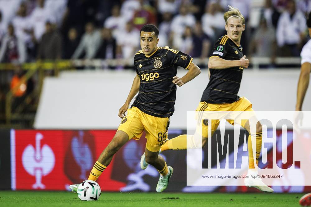 SPLIT - (lr) Abdellah Ouazane of Ajax and Julian Brandt of Ajax during the Conference League match between Hadjuk Split and Ajax at Stadion Poljud on 15 October 2026 in Split, Croatia. SONNY LENSEN ANP ANPxSportx IVx 572540525 originalFilename: 572540525