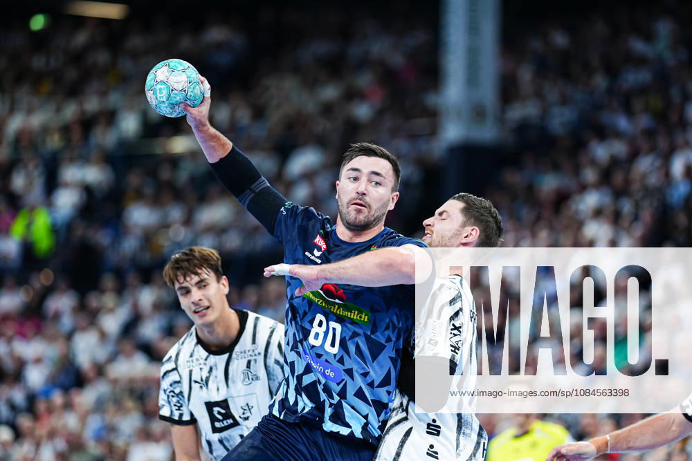 Jannik Kohlbacher (Rhein-Neckar Löwen, 80), Hendrik Pekeler (THW Kiel, 61) GER, THW Kiel vs. Rhein-Neckar Löwen, Handball, 1. Bundesliga, Spieltag 9, Saison 2026 2027, 15.10.2026 GER, THW Kiel vs. Rhein-Neckar Löwen, Handball, 1. Bundesliga, Spieltag 9, Saison 2026 2027, 15.10.2026 Kiel