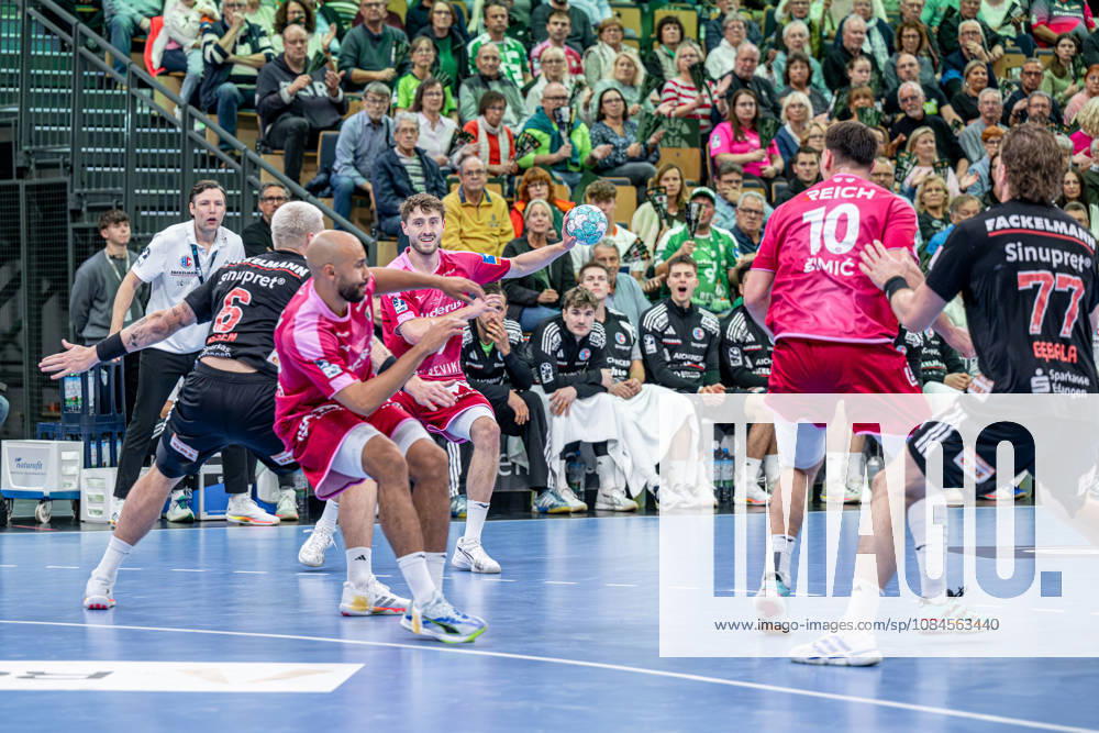 OPEL Handball Bundesliga; HSG Wetzlar - HC Erlangen, 15.10.26 Niklas Theiß (HSG Wetzlar, 9), Cyrill Akakpo (HSG Wetzlar, 20), Marek Nissen (HC Erlangen, 6), Josip Simic (HSG Wetzlar, 10), Maciej Gebala (HC Erlangen, 77) OPEL Handball Bundesliga; HSG Wetzlar - HC Erlangen: Wetzlar, 15.10.26