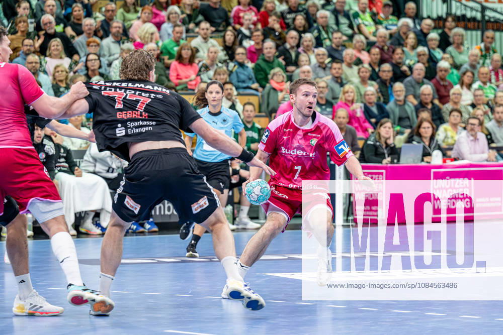 OPEL Handball Bundesliga; HSG Wetzlar - HC Erlangen, 15.10.26 Dominik Mappes (HSG Wetzlar, 7), Maciej Gebala (HC Erlangen, 77) OPEL Handball Bundesliga; HSG Wetzlar - HC Erlangen: Wetzlar, 15.10.26