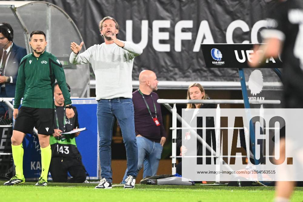KAA Gent v AGF Aarhus - UEFA Conference League GENT, BELGIUM - OCTOBER 15 : De Mil Rik head coach of KAA Gent during the UEFA Conference League 2026 27 League Phase matchday 1 match between KAA Gent and AGF Aarhus on October 15, 2026 in Gent, Belgium, 15 10 2026 Gent Belgium