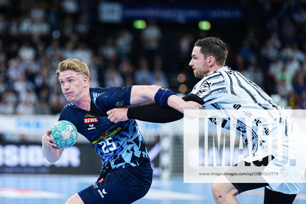 Haukur Thrastarson (Rhein-Neckar Löwen, 25), Hendrik Pekeler (THW Kiel, 61) GER, THW Kiel vs. Rhein-Neckar Löwen, Handball, 1. Bundesliga, Spieltag 9, Saison 2026 2027, 15.10.2026 GER, THW Kiel vs. Rhein-Neckar Löwen, Handball, 1. Bundesliga, Spieltag 9, Saison 2026 2027, 15.10.2026 Kiel