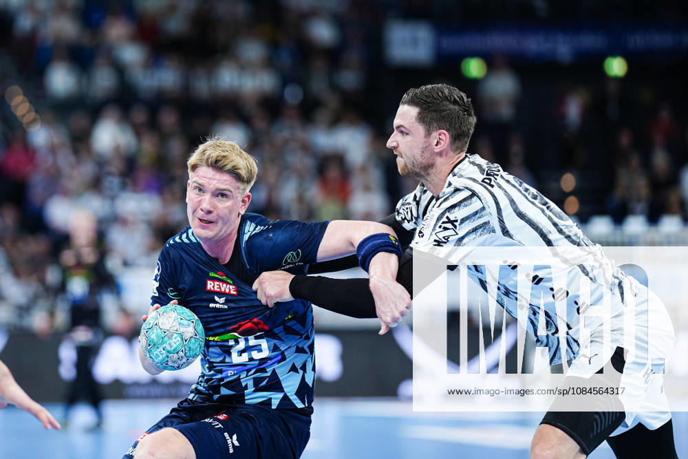 Haukur Thrastarson (Rhein-Neckar Löwen, 25), Hendrik Pekeler (THW Kiel, 61) GER, THW Kiel vs. Rhein-Neckar Löwen, Handball, 1. Bundesliga, Spieltag 9, Saison 2026 2027, 15.10.2026 GER, THW Kiel vs. Rhein-Neckar Löwen, Handball, 1. Bundesliga, Spieltag 9, Saison 2026 2027, 15.10.2026 Kiel