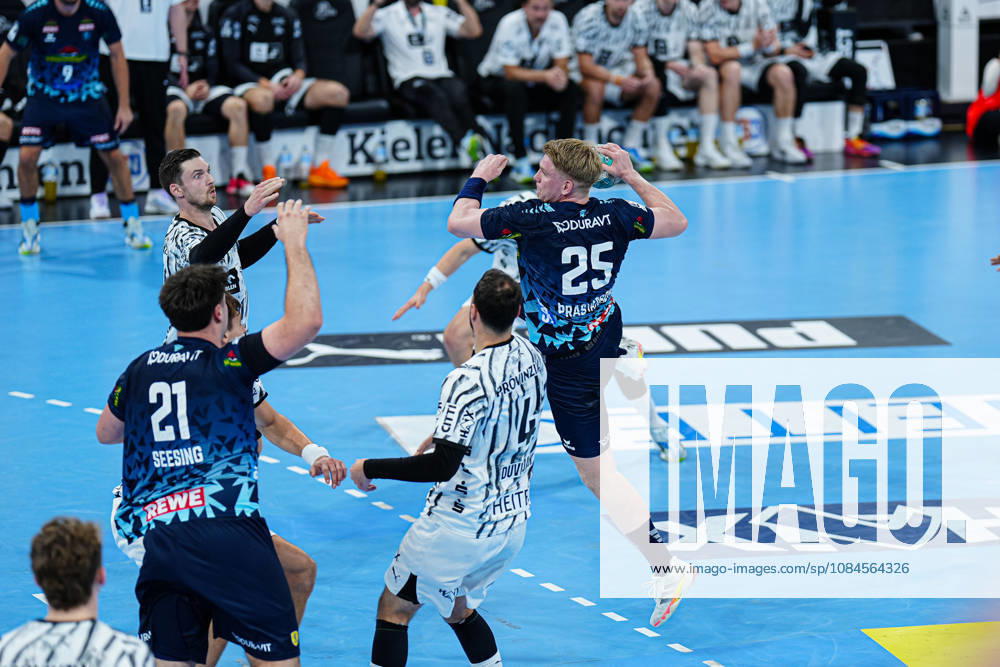 Wurf Tor Haukur Thrastarson (Rhein-Neckar Löwen, 25) GER, THW Kiel vs. Rhein-Neckar Löwen, Handball, 1. Bundesliga, Spieltag 9, Saison 2026 2027, 15.10.2026 GER, THW Kiel vs. Rhein-Neckar Löwen, Handball, 1. Bundesliga, Spieltag 9, Saison 2026 2027, 15.10.2026 Kiel