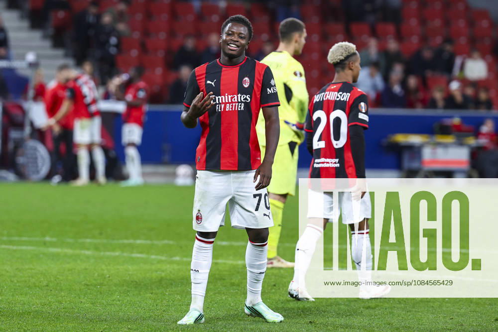 SOCCER - UEFA EL, RBS vs Milan SALZBURG,AUSTRIA,15.OCT.26 - SOCCER - UEFA Europa League, Red Bull Salzburg vs AC Milan. Image shows the rejoicing of scorer Alphadjo Cisse (Milan). GEPAxpictures Geieregger