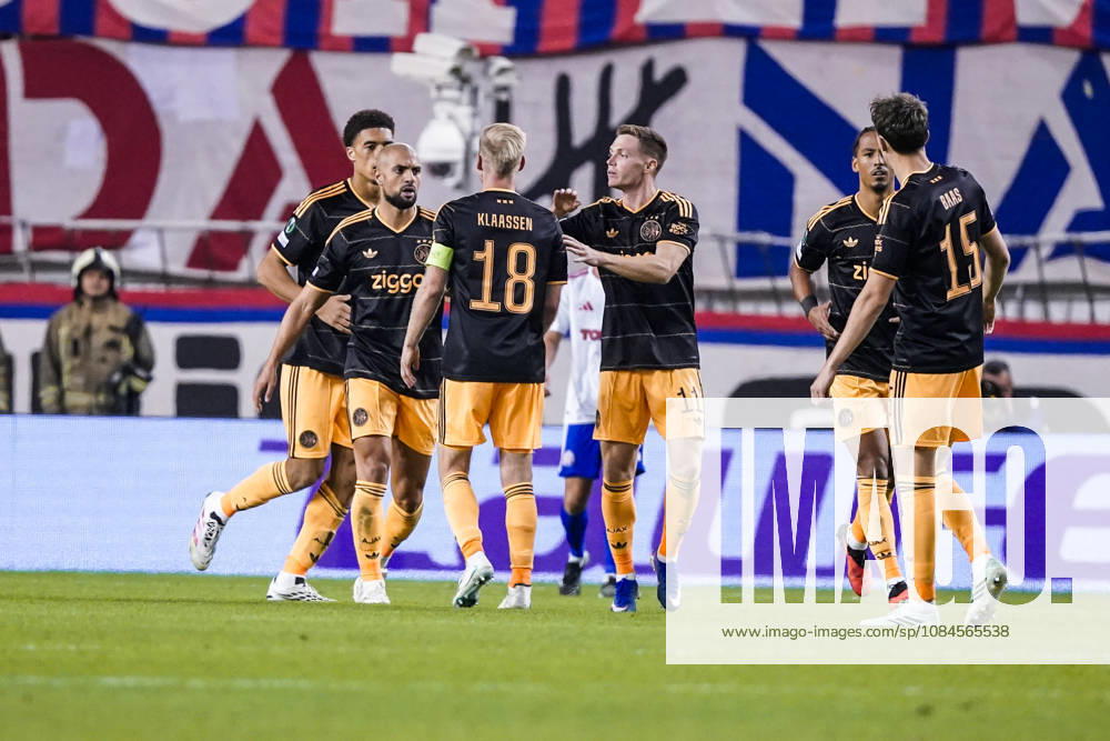 Fussball: Kroatien: UEFA Conference League 2026 2027 - 1. Runde, 15.10.2026 - HNK Hajduk Split vs. AFC Ajax Amsterdam - Stadion Poljud (Split, Kroatien); Ajax bejubelt sein Tor zum 1-1