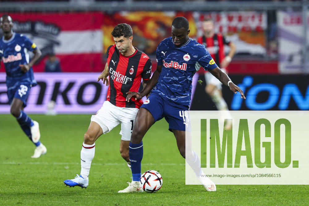 SOCCER - UEFA EL, RBS vs Milan SALZBURG,AUSTRIA,15.OCT.26 - SOCCER - UEFA Europa League, Red Bull Salzburg vs AC Milan. Image shows Kevin Boma (RBS) and Christian Pulisic (Milan). GEPAxpictures Geieregger