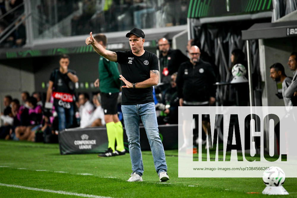 head coach Mattia Croci-Torti of FC Lugano motivates his players during the UEFA Conference League 2026 27 League Phase MD1 match between FC Lugano and FK Crvena Zvezda at Lugano Arena on October 15, 2026 in Lugano, Switzerland. Lugano Lugano Arena Ticino Switzerland