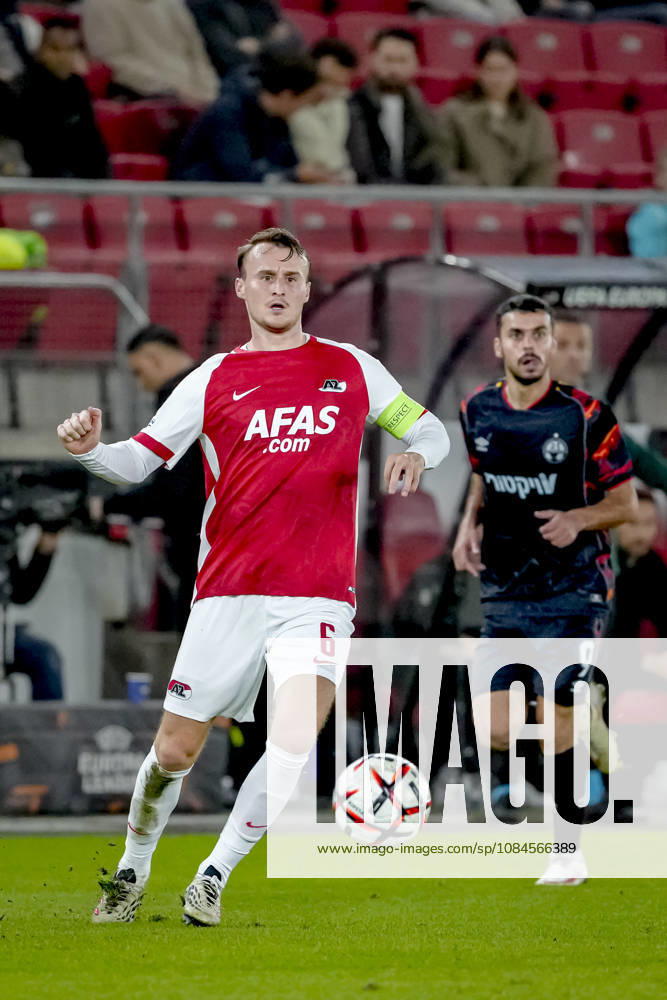 ALKMAAR - AZ Alkmaar midfielder Peer Koopmeiners during the UEFA Europa League match between AZ and Hapoel Beer-Sheva in AFAS stadion on 15 oktober 2026 in Alkmaar , Nederland. ED VAN DE POL EYE4IMAGES DeFodi Images -