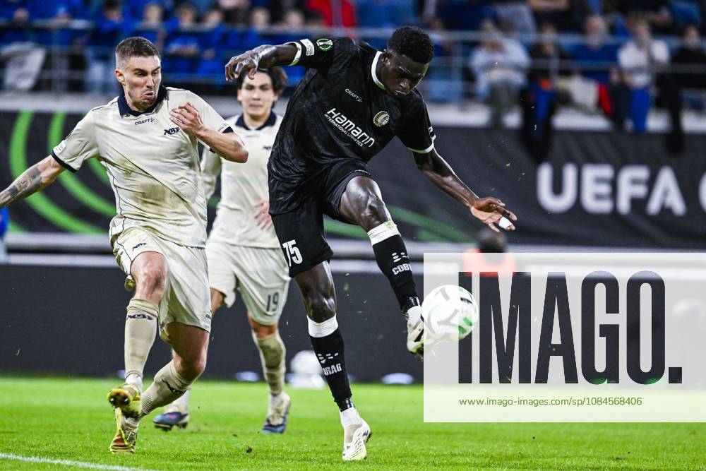 Aarhus Daniel Leo Gretarsson and Gent s Ibrahima Cisse pictured in action during a soccer game between Belgian KAA Gent and Danish Aarhus GF, Thursday 15 October 2026 in Gent, the opening match of the UEFA Conference League league phase. TOMxGOYVAERT x189911415x